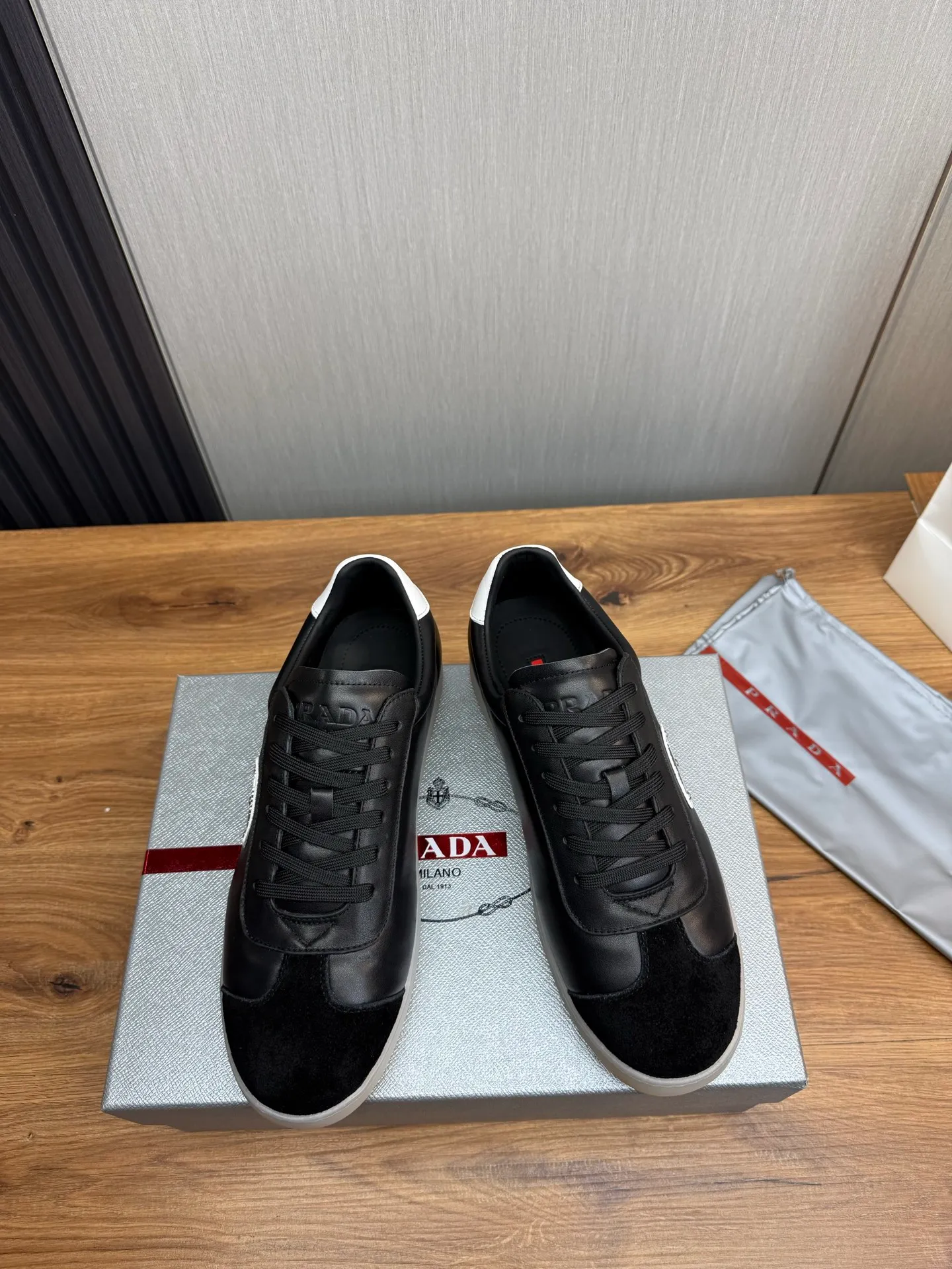 Factory price 540💰 [PRADA] Popular items in men’s shoe counters, synchronized with the official website, 1 high-quality shipment ✔️Original frosted cowhide + cowhide lining, 1🆚1 replica, original sole, 38-45 (customized at 45, non-refundable)